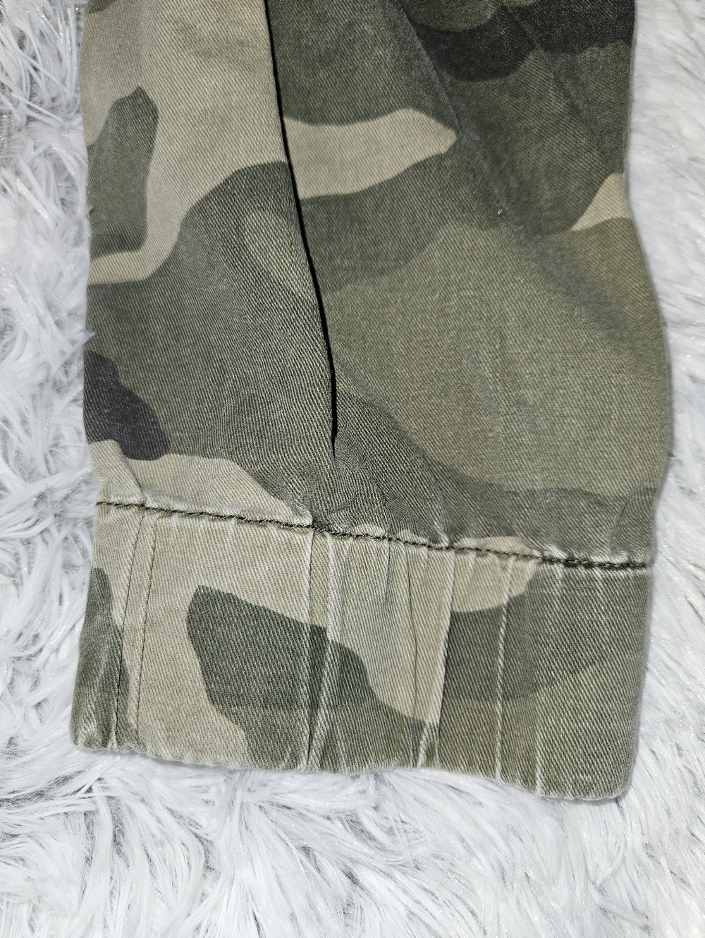 BDG Camo Cargo Pants Size 30 Tapered Leg Aztec Pocket Detail Streetwear Utility - Picture 5 of 7